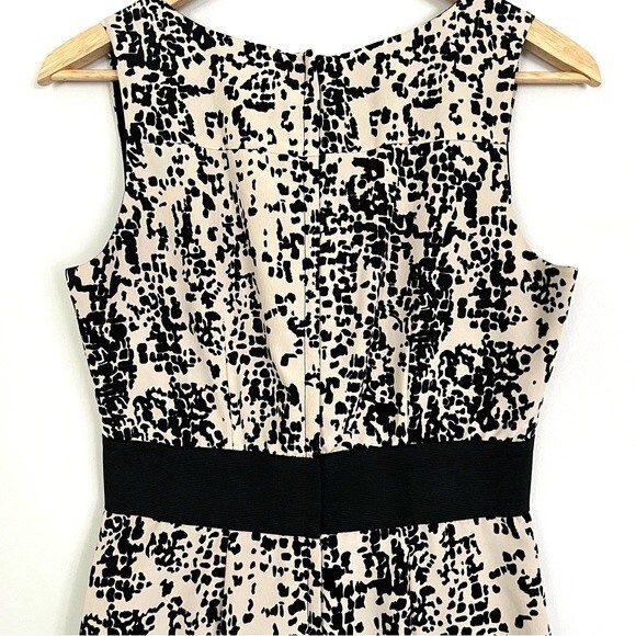 H&M Black and Cream Print Wrap Front Dress, Size 6 - Picture 3 of 7